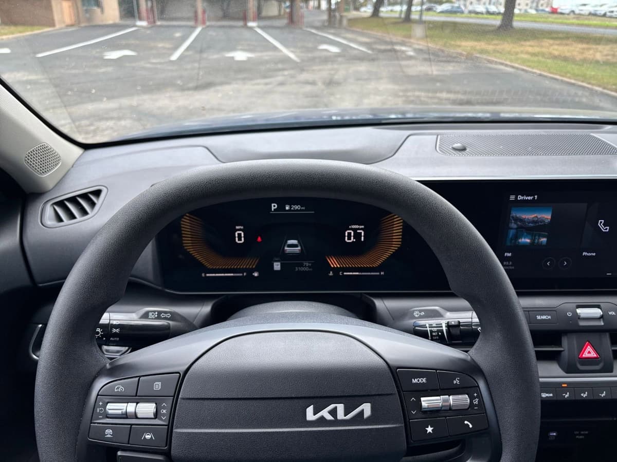 2025 Kia K4 - Image 29