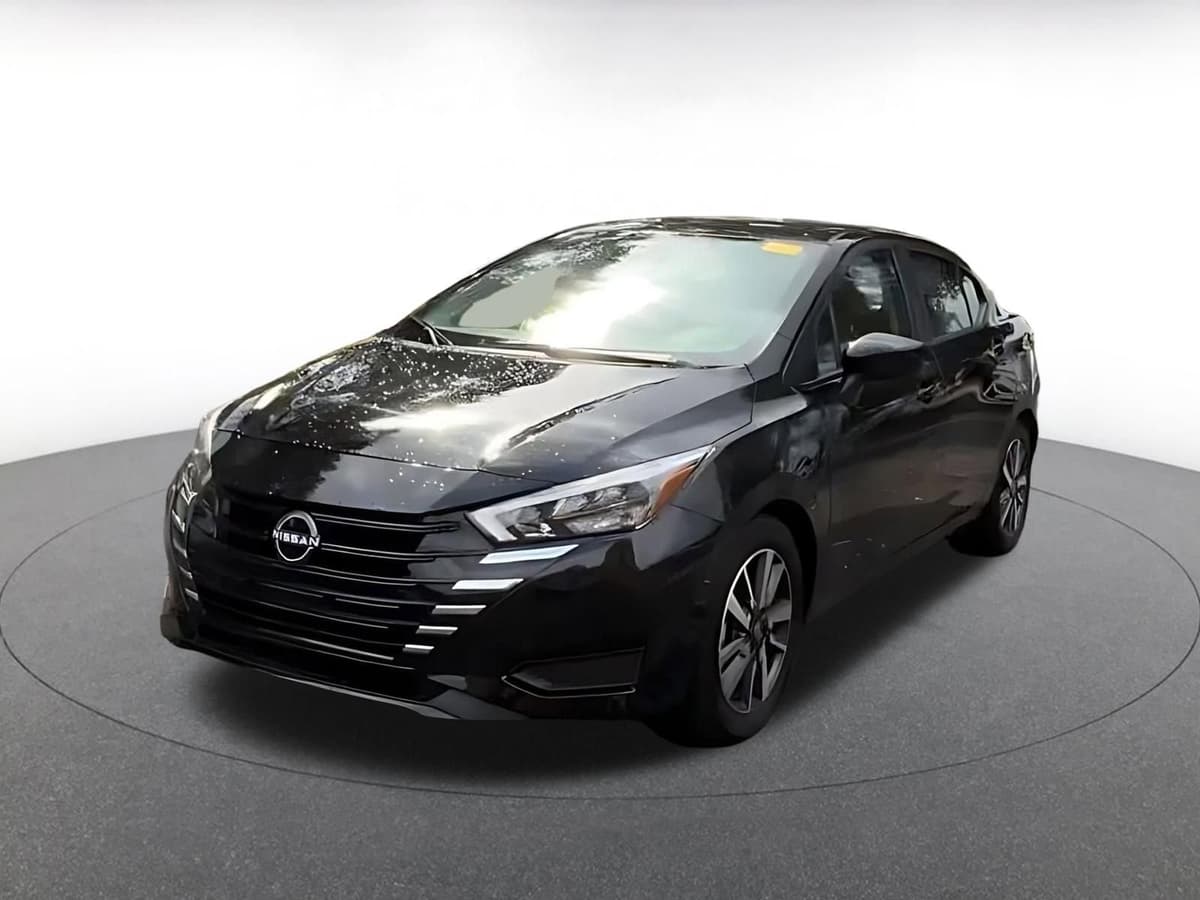 2025 Nissan Versa - Image 6