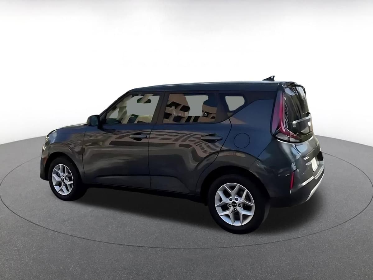2025 Kia Soul - Image 10