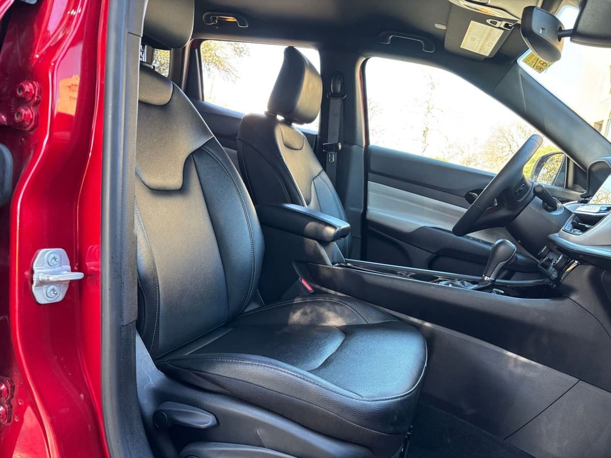 2025 Jeep Compass - Image 22