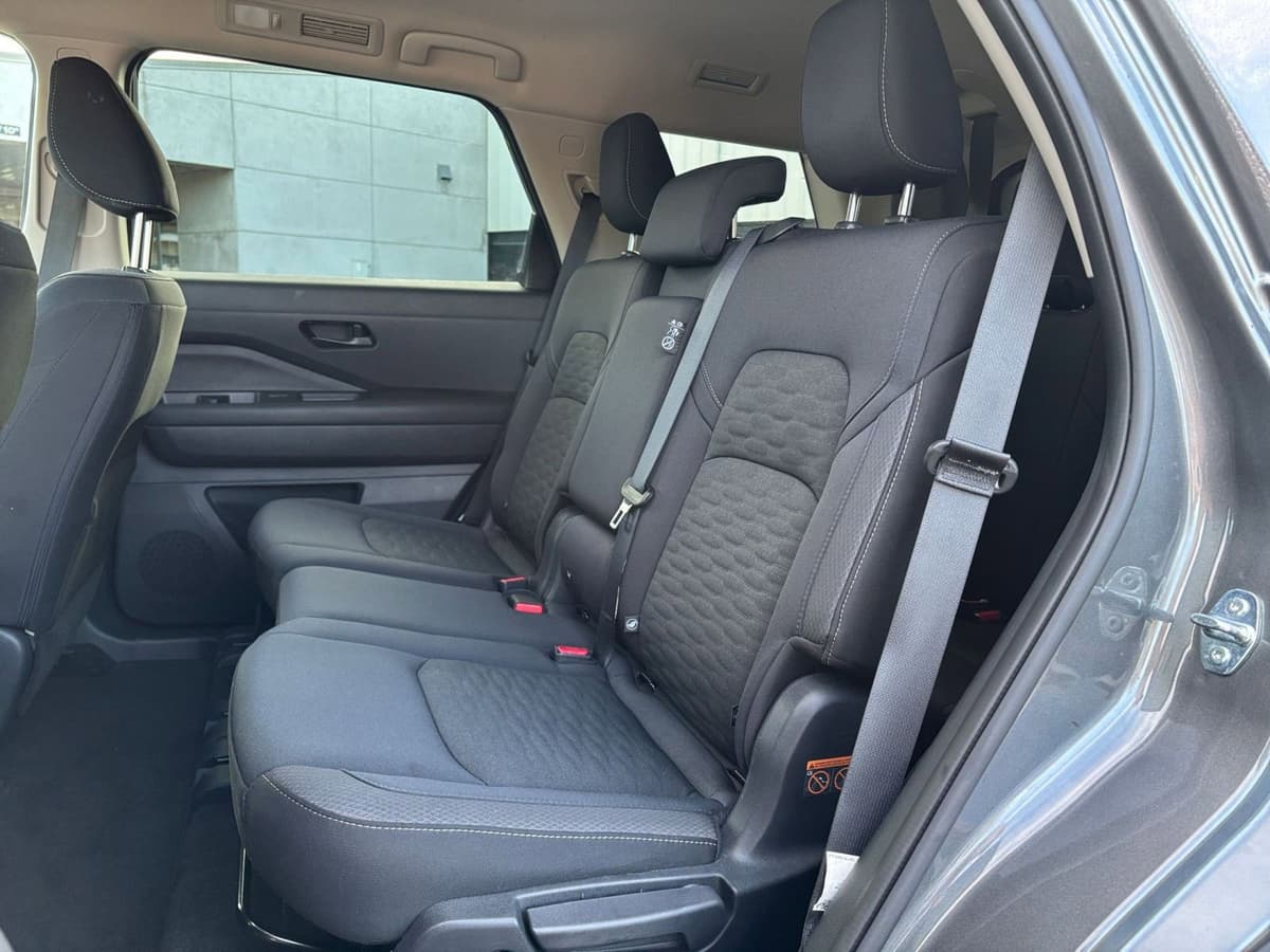 2025 Nissan Pathfinder - Image 21