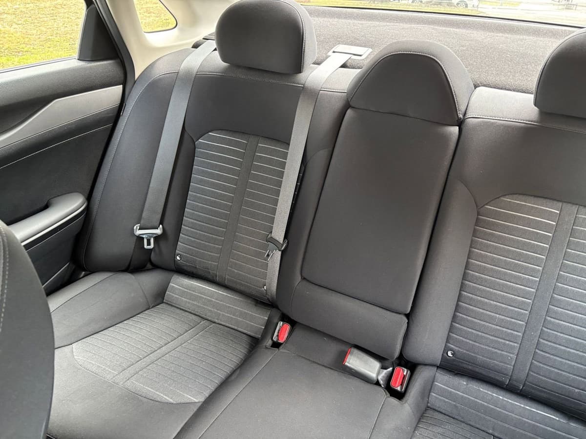 2025 Kia K5 - Image 34