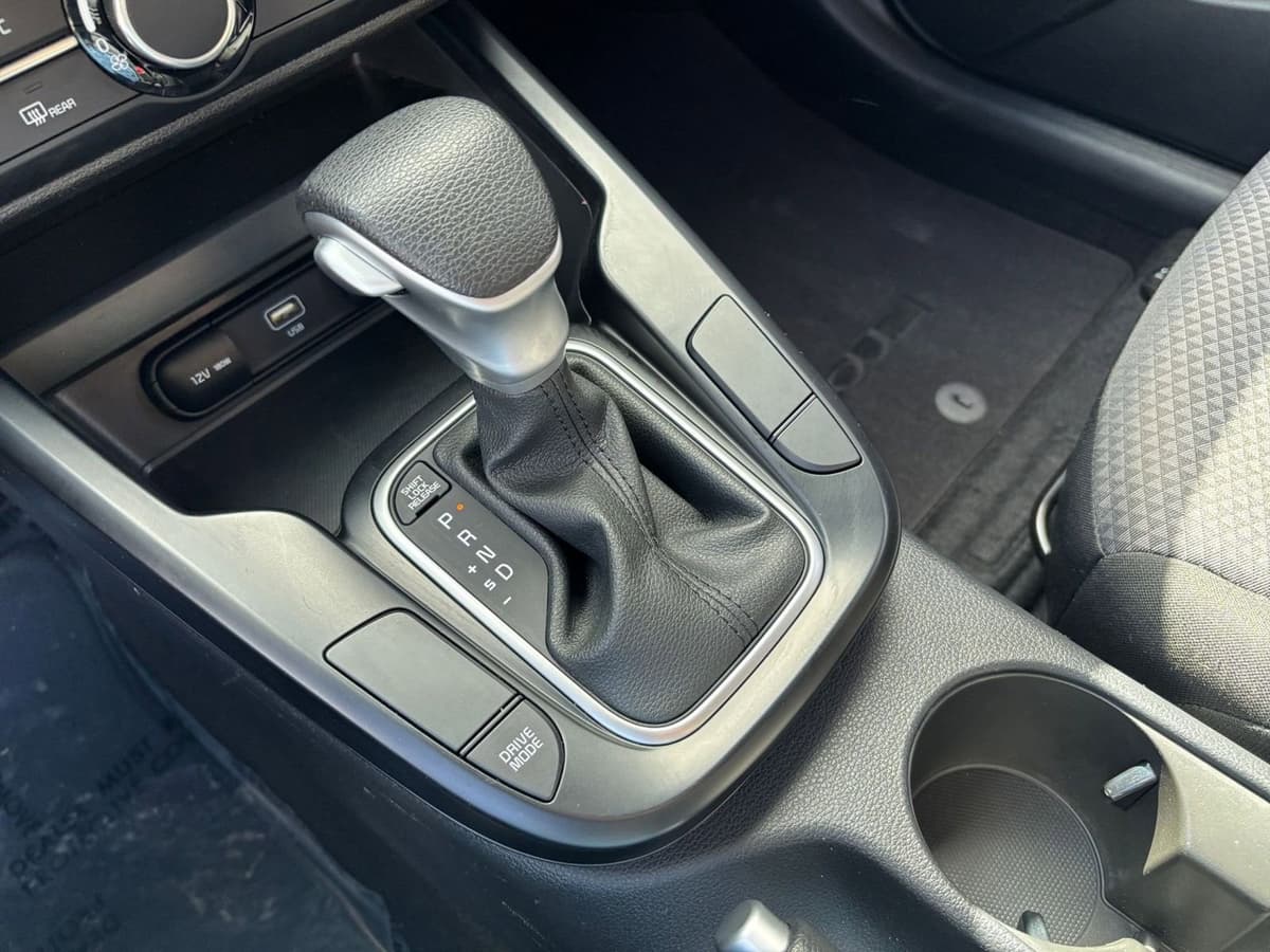 2025 Kia Sportage - Image 38