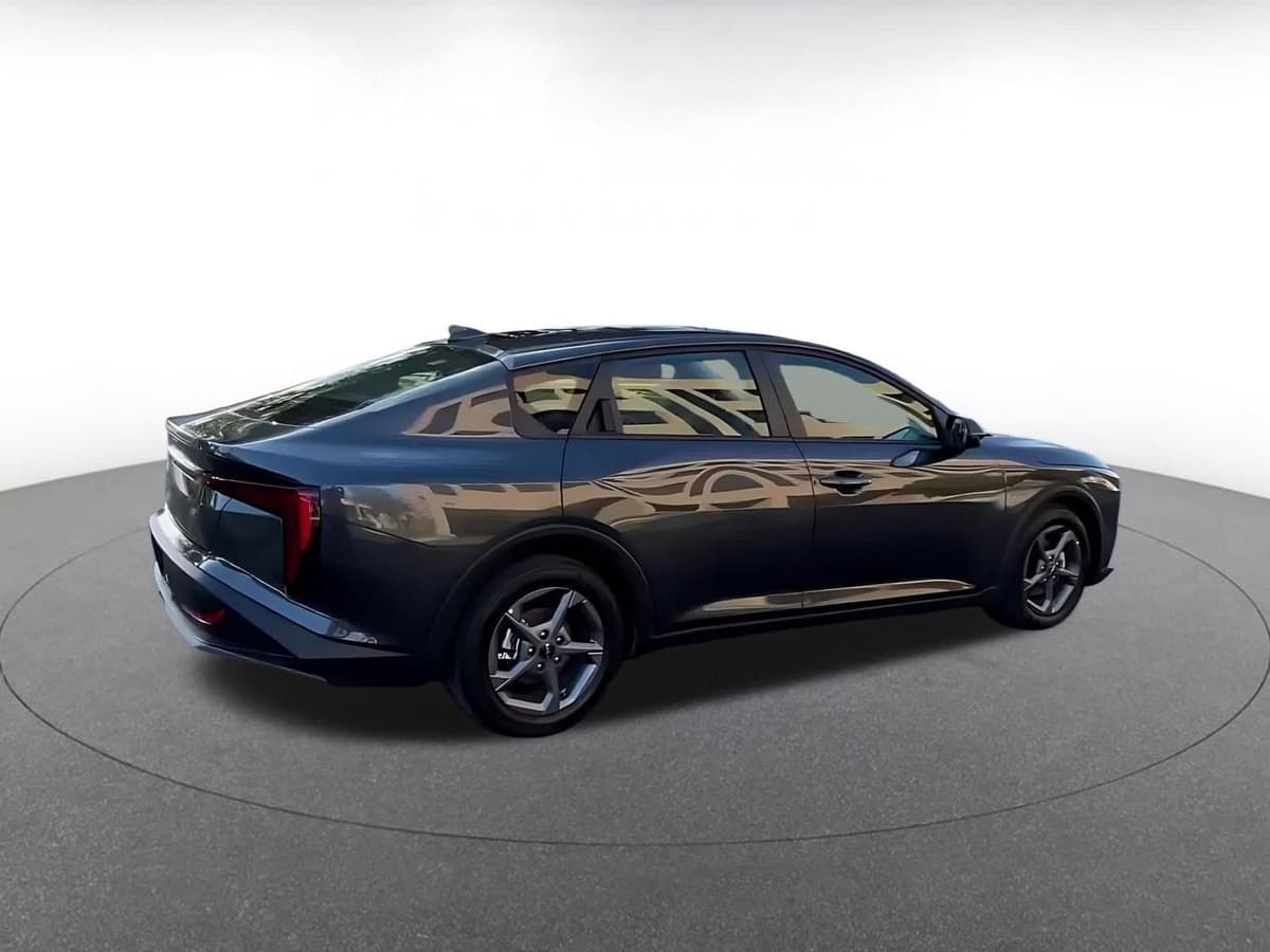 2025 Kia K4 - Image 15