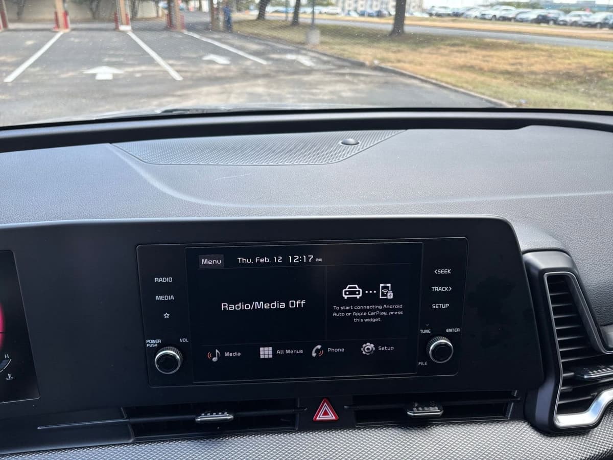 2025 Kia Sportage - Image 17