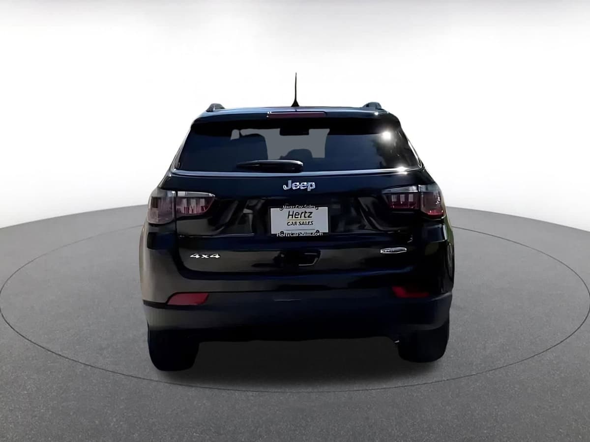 2025 Jeep Compass - Image 12