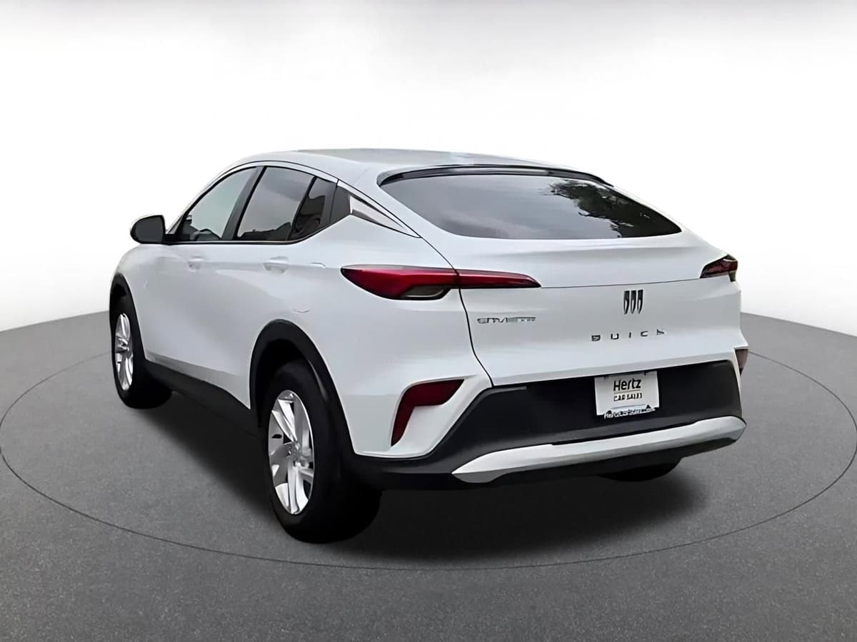 2025 Buick Envista - Image 11