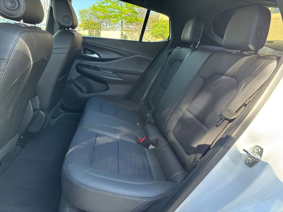 2025 Buick Envista - Image 21