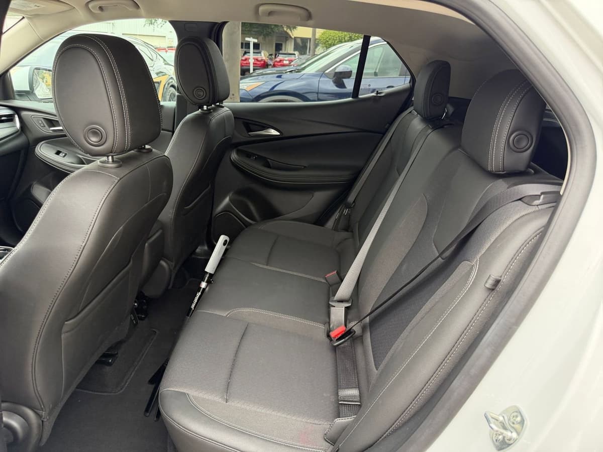 2025 Buick Encore GX - Image 19