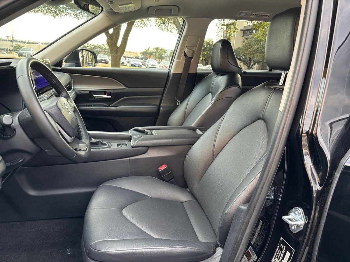 2025 Toyota Grand Highlander - Image 30