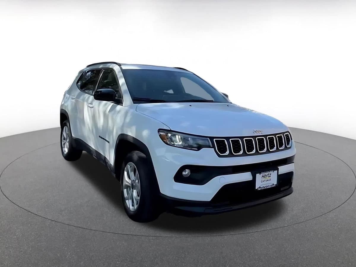 2025 Jeep Compass - Image 3