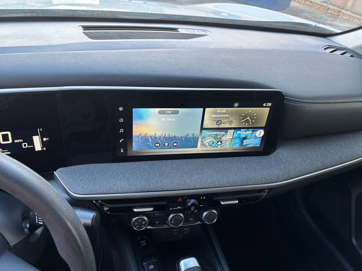 2025 Nissan Kicks - Image 17