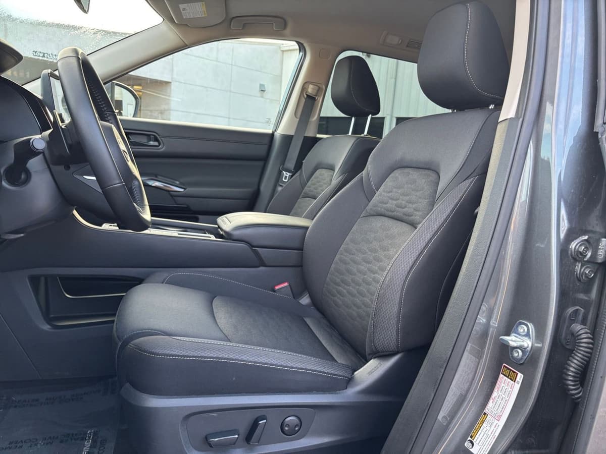 2025 Nissan Pathfinder - Image 22
