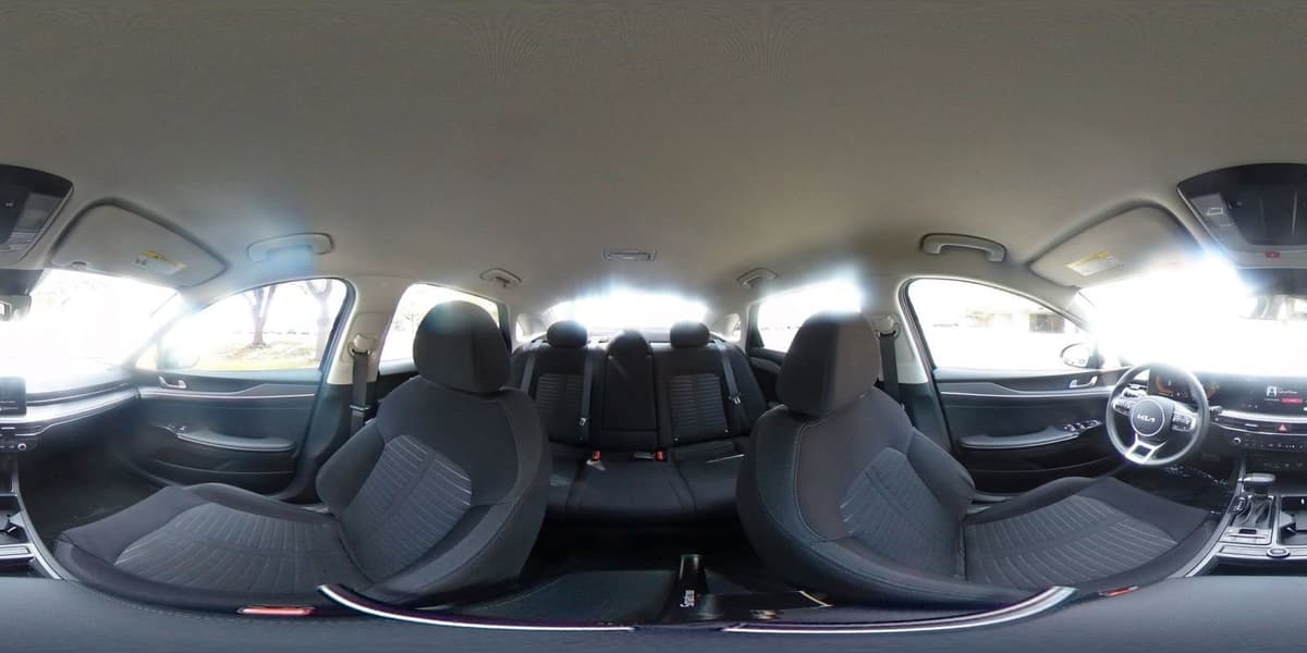 2025 Kia K5 - Image 37