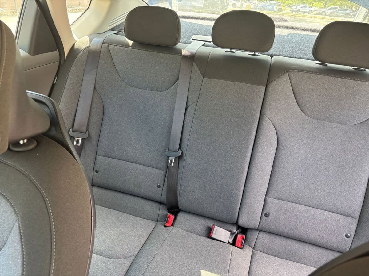 2025 Kia K4 - Image 34