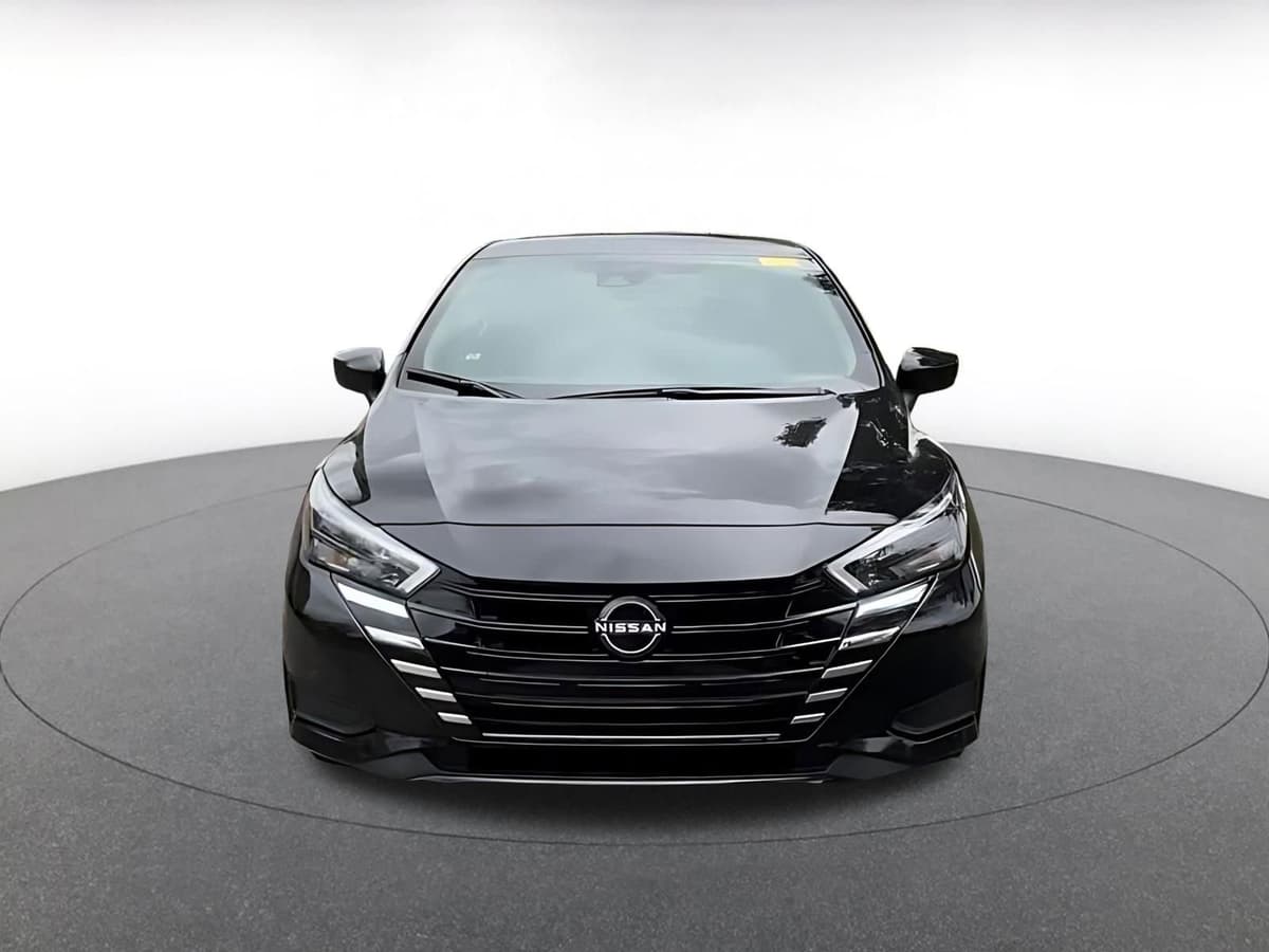 2025 Nissan Versa - Image 5