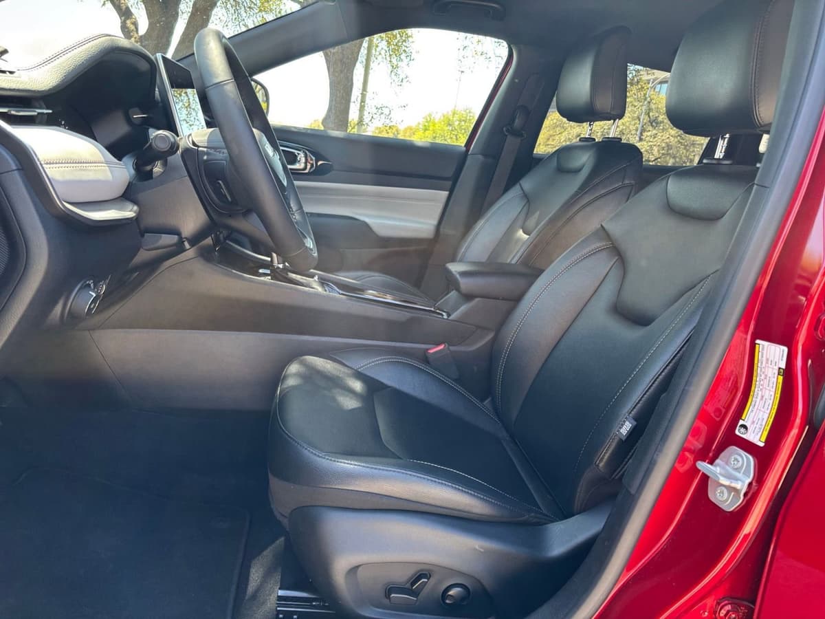 2025 Jeep Compass - Image 22