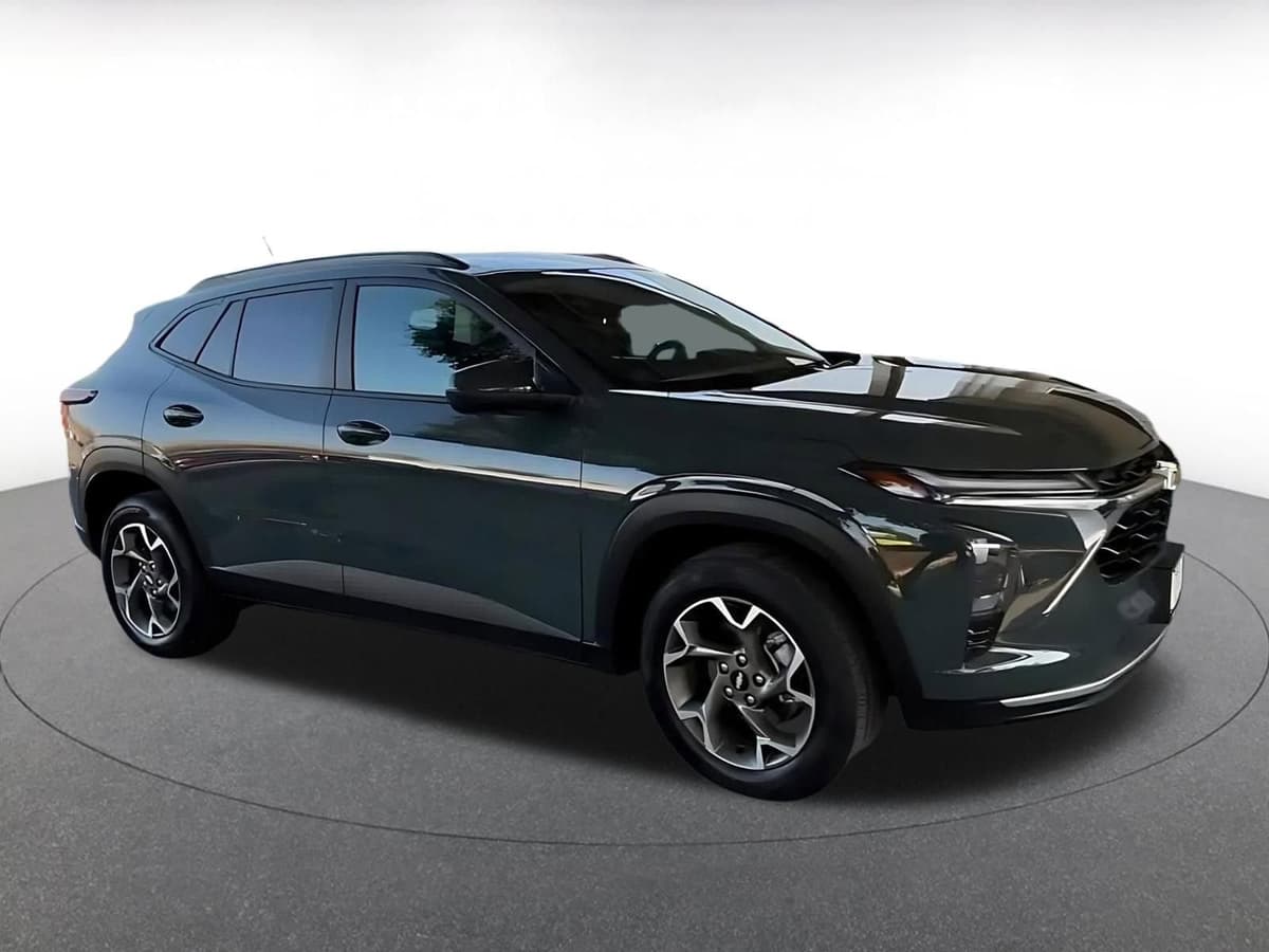 2025 Chevrolet Trax - Image 7