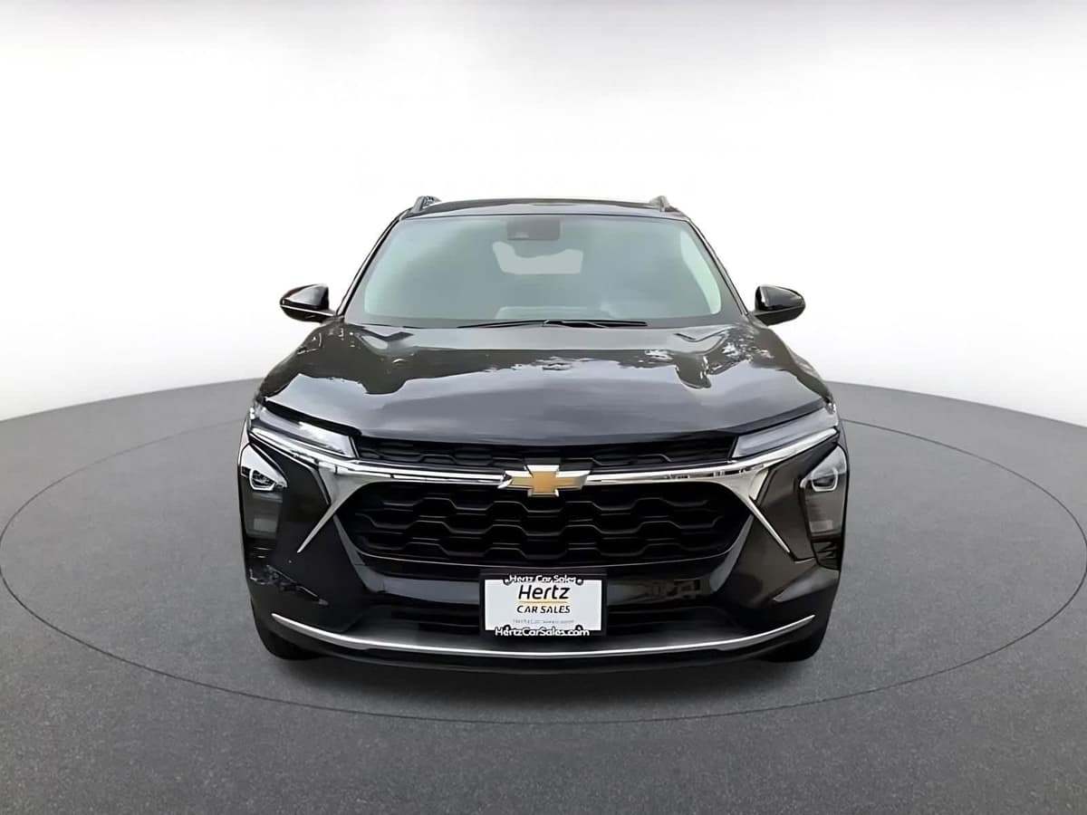 2025 Chevrolet Trax - Image 5