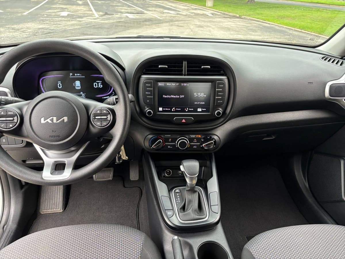 2025 Kia Soul - Image 28