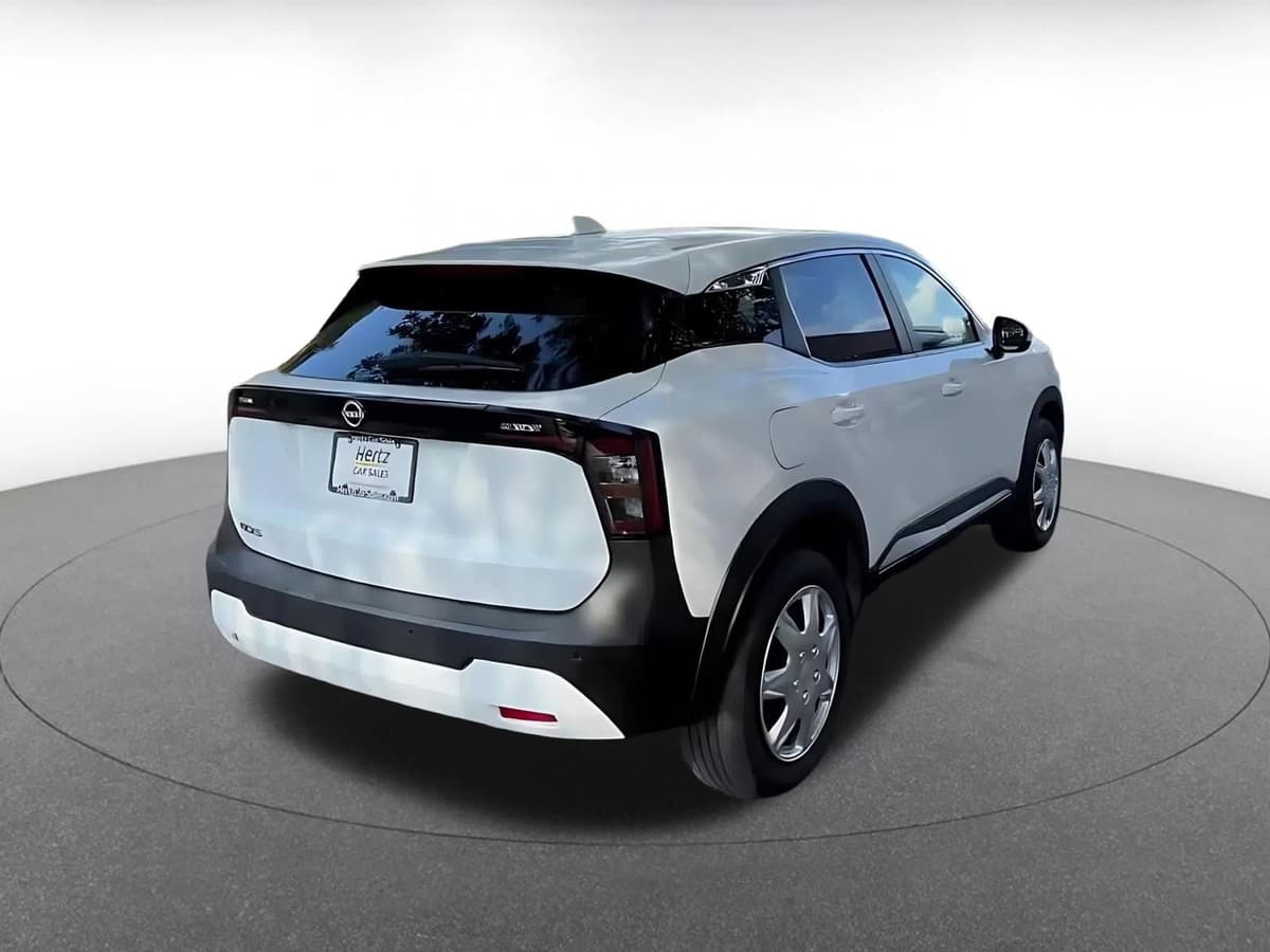 2025 Nissan Kicks - Image 12