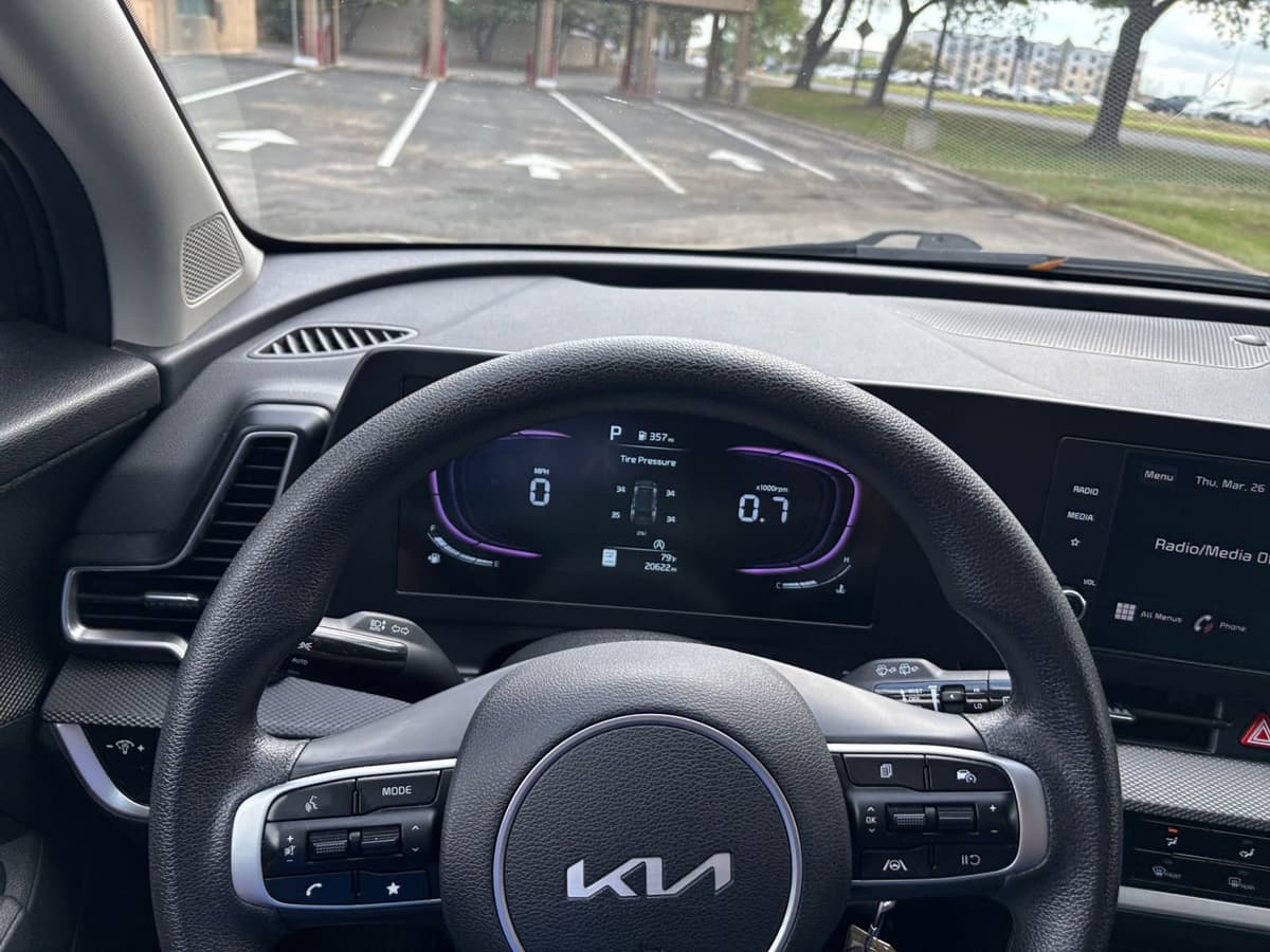 2025 Kia Sportage - Image 31