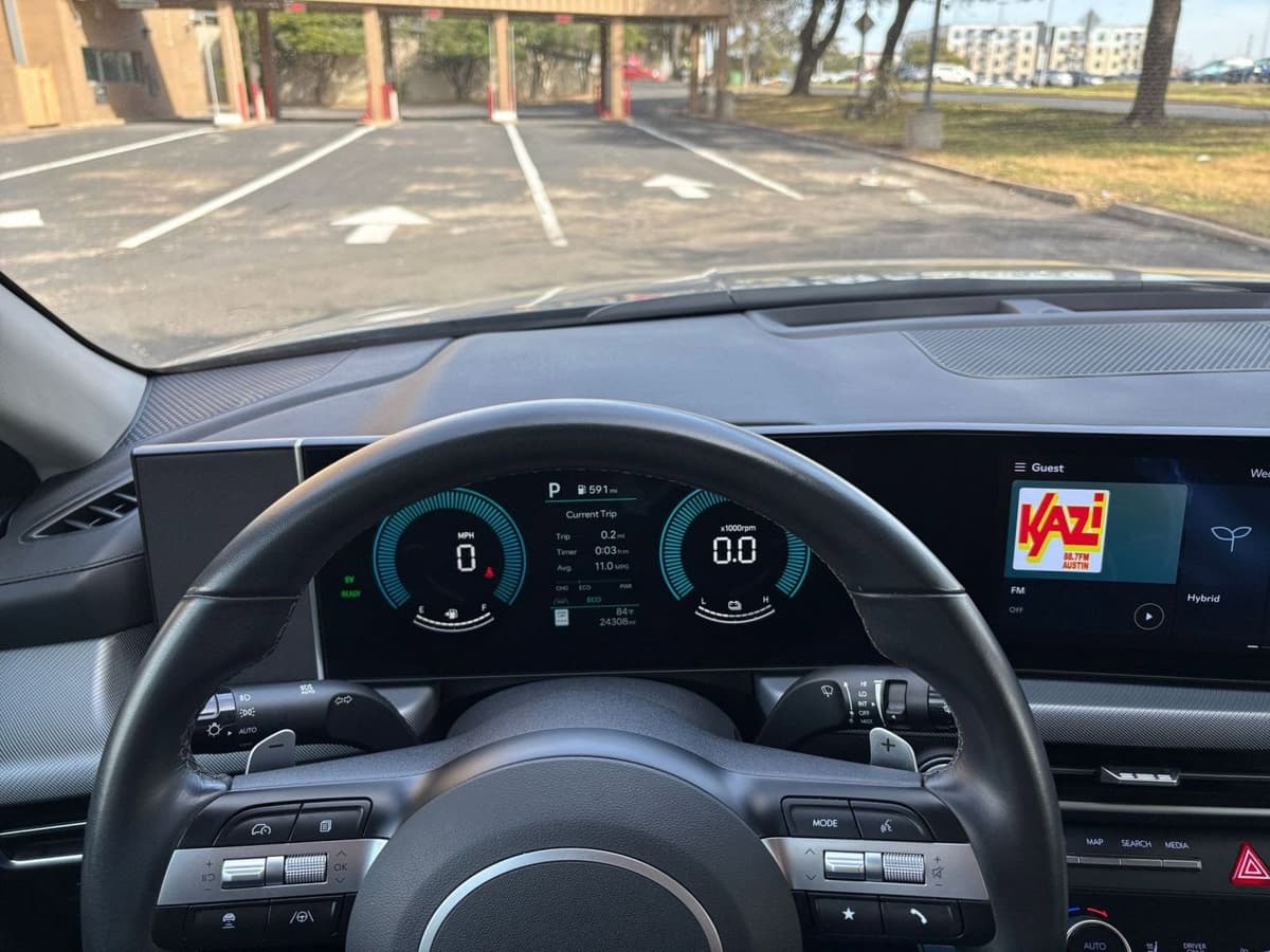 2025 Hyundai Sonata Hybrid - Image 29