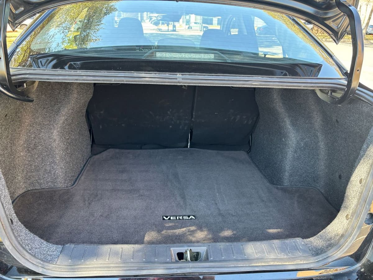 2025 Nissan Versa - Image 26