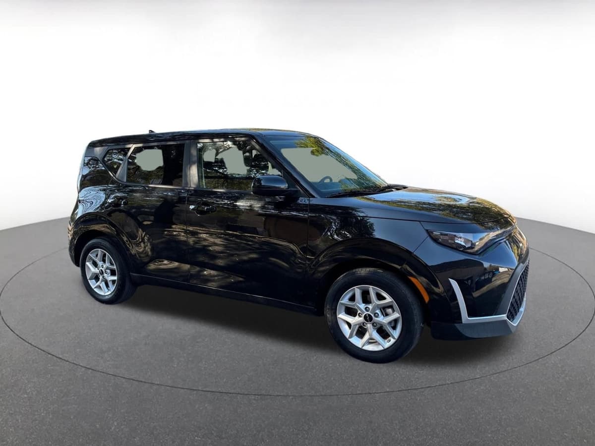 2025 Kia Soul - Image 1
