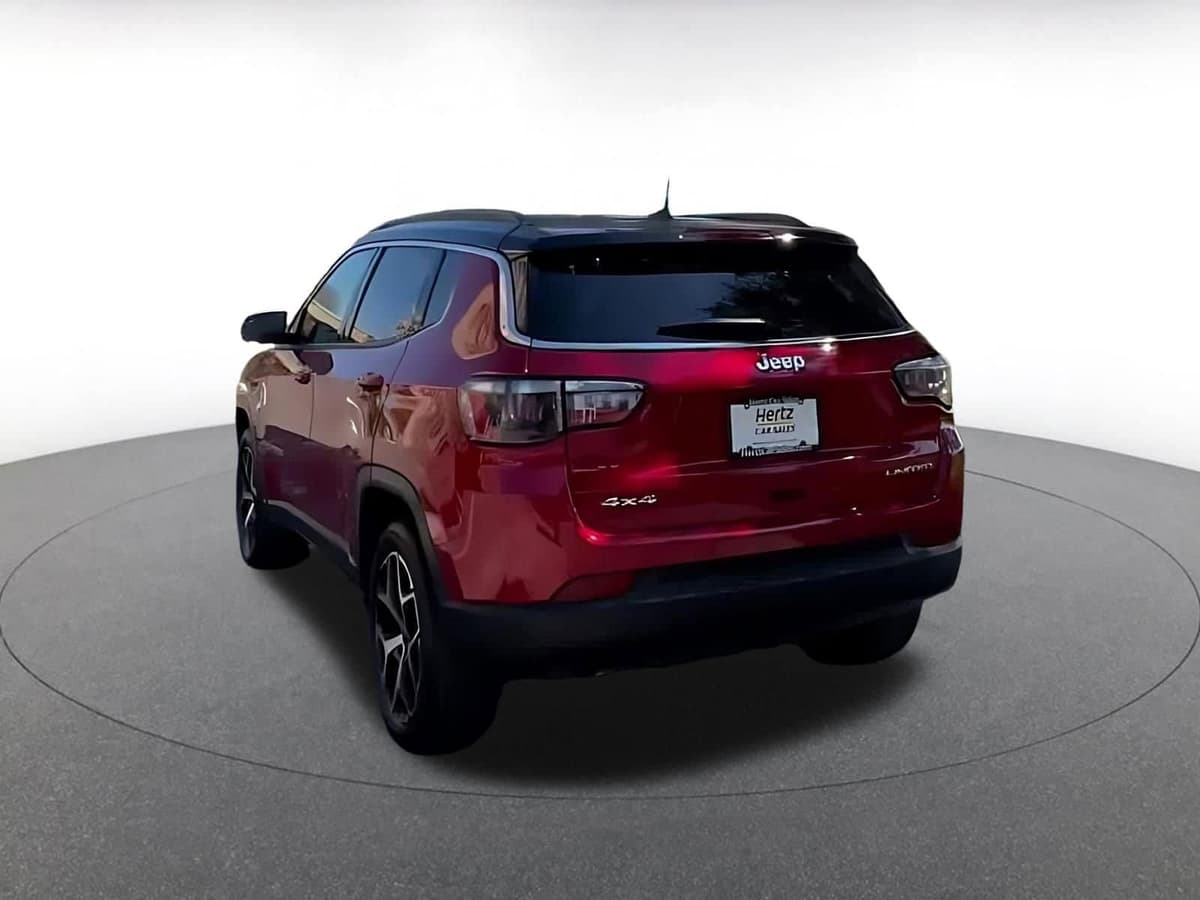 2025 Jeep Compass - Image 8