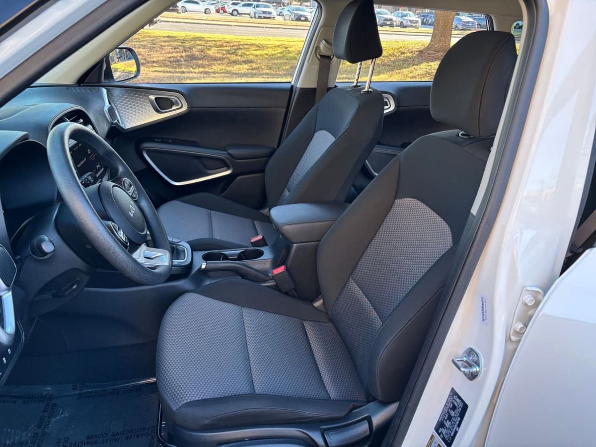 2025 Kia Soul - Image 31