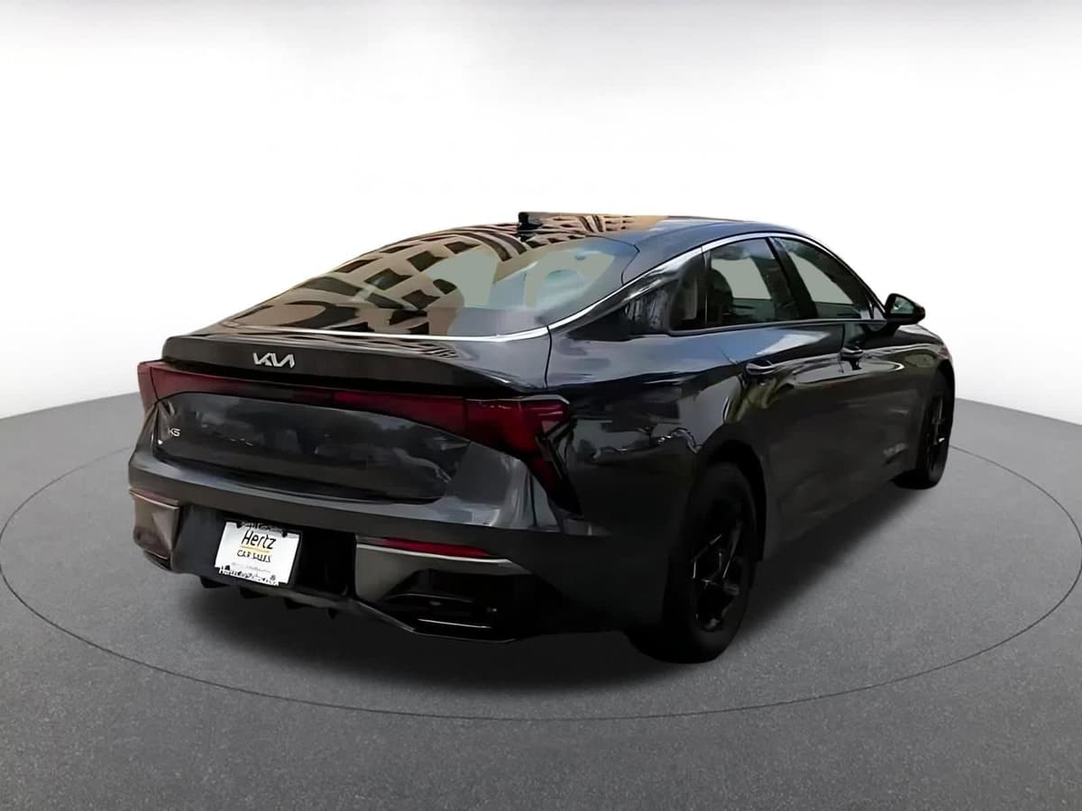 2025 Kia K5 - Image 12