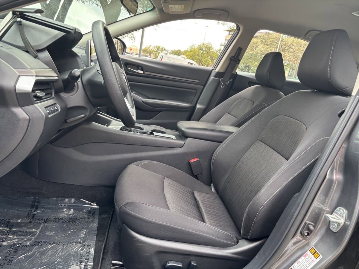 2025 Nissan Altima - Image 22