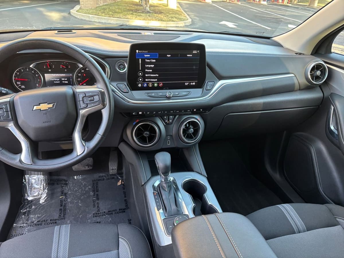 2025 Chevrolet Blazer - Image 28