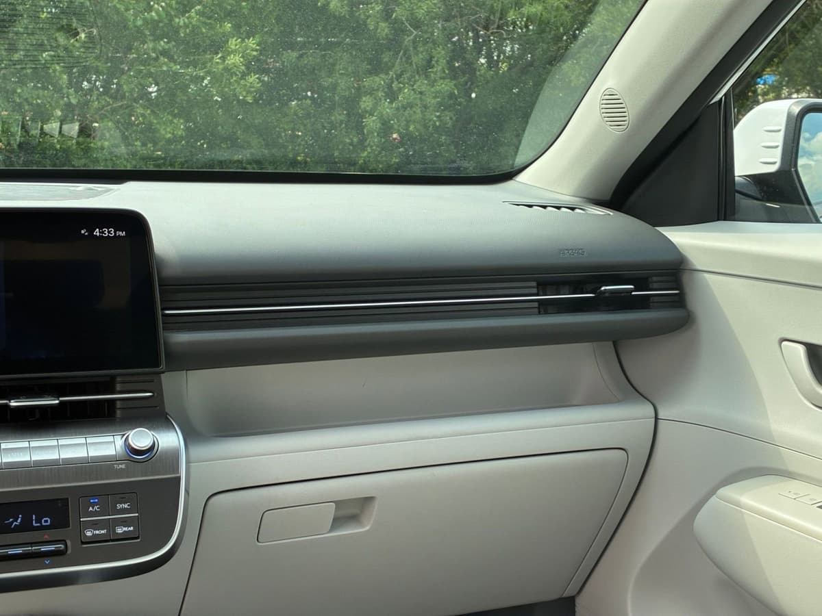 2025 Hyundai Kona - Image 30