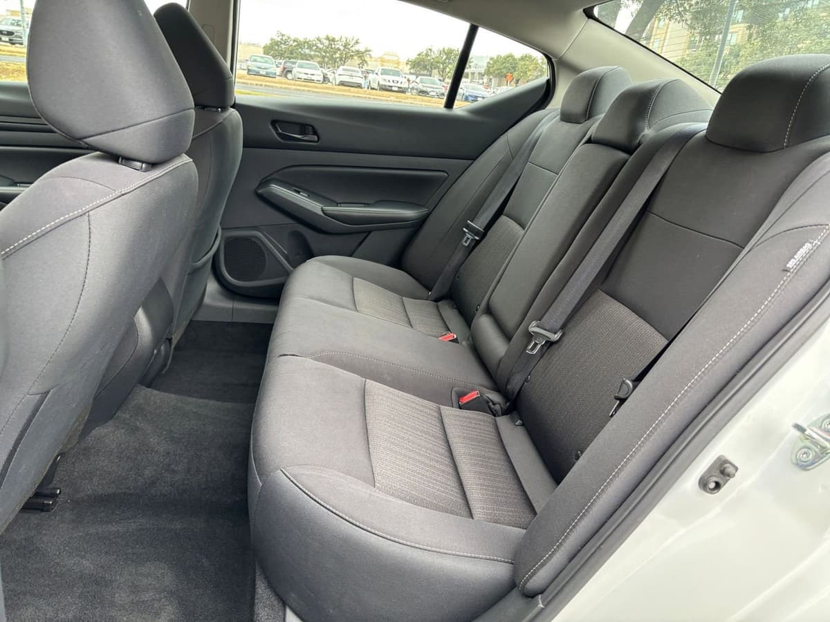 2025 Nissan Altima - Image 21