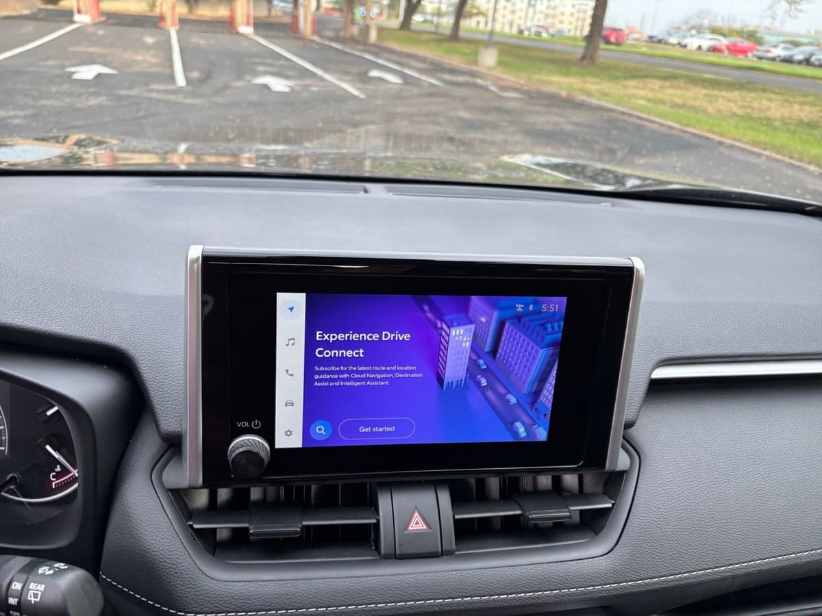 2025 Toyota RAV4 - Image 17