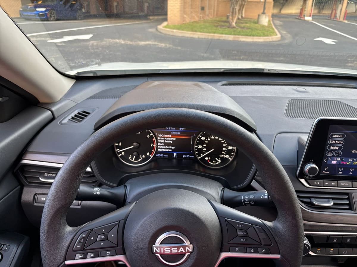 2025 Nissan Altima - Image 29