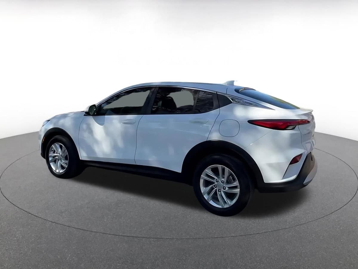 2025 Buick Envista - Image 10