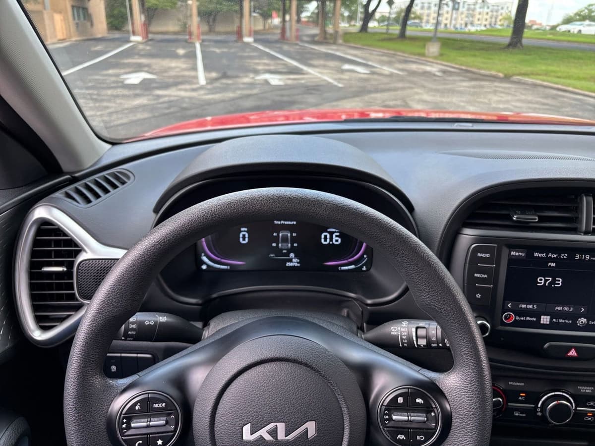 2025 Kia Soul - Image 29