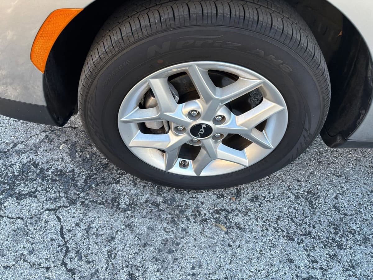 2025 Kia Soul - Image 25