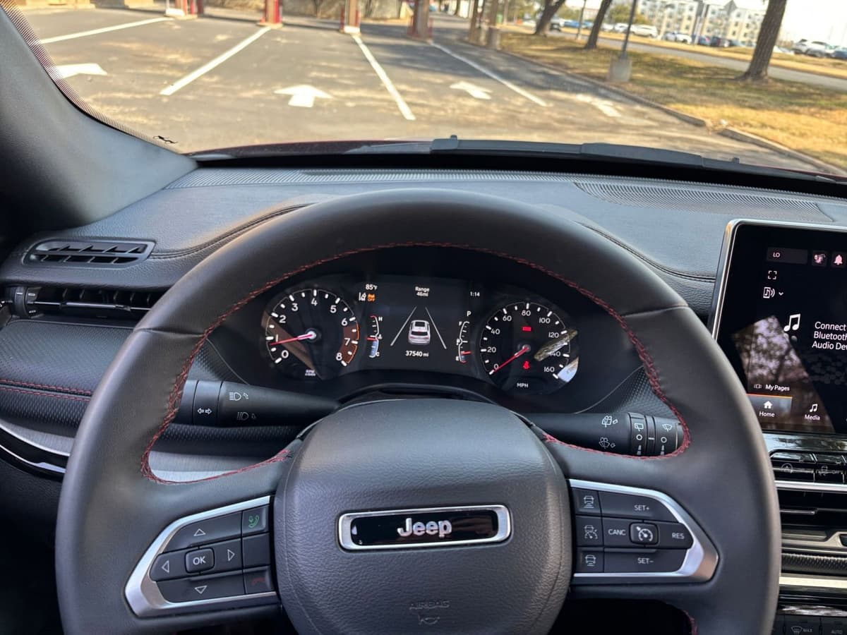 2025 Jeep Compass - Image 29