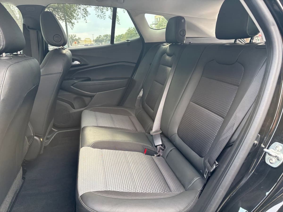 2025 Chevrolet Trax - Image 20