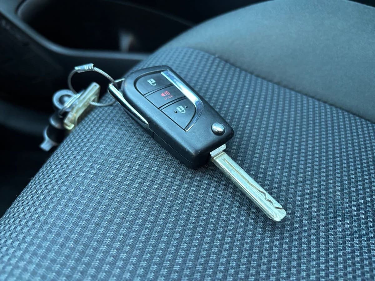 2025 Toyota RAV4 Hybrid - Image 18