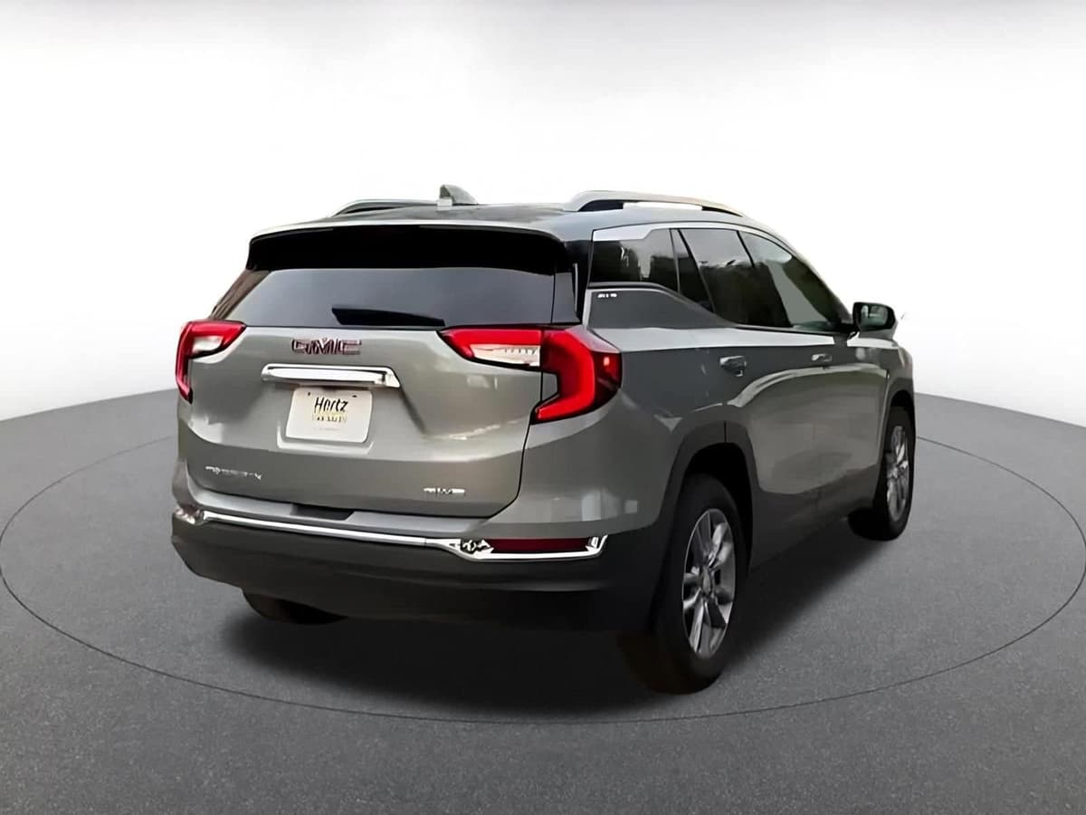 2024 GMC Terrain - Image 15