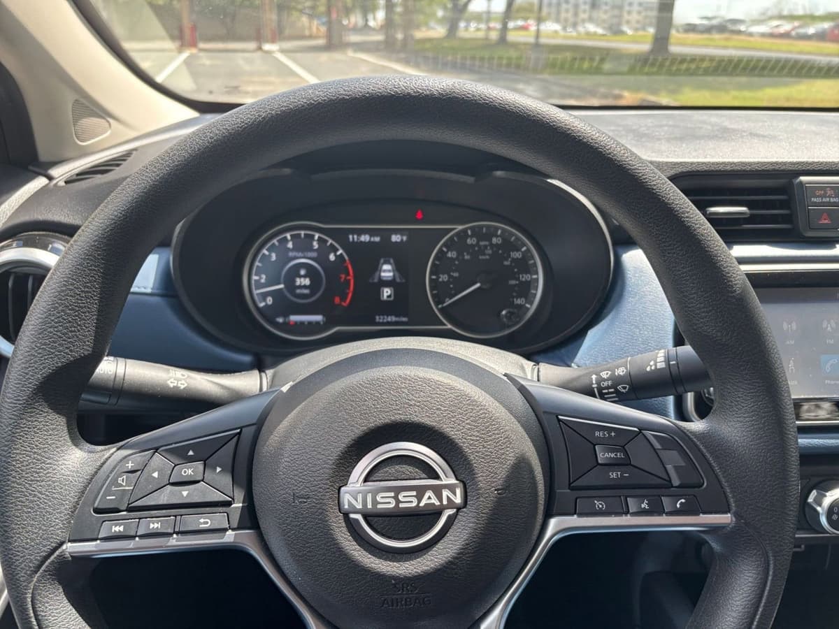 2025 Nissan Versa - Image 25