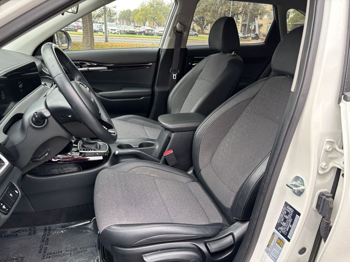 2025 Kia Seltos - Image 31