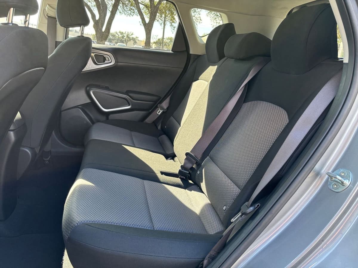 2025 Kia Soul - Image 21