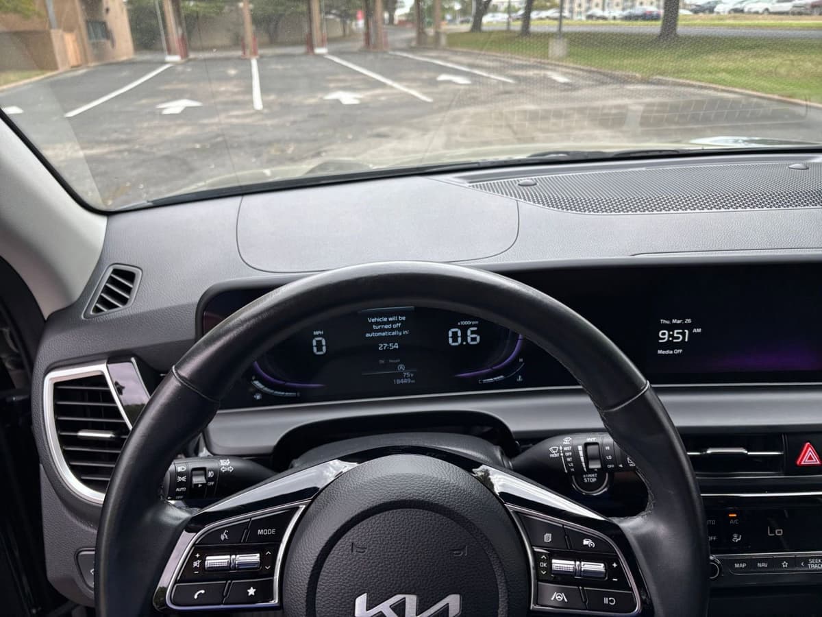 2025 Kia Seltos - Image 31