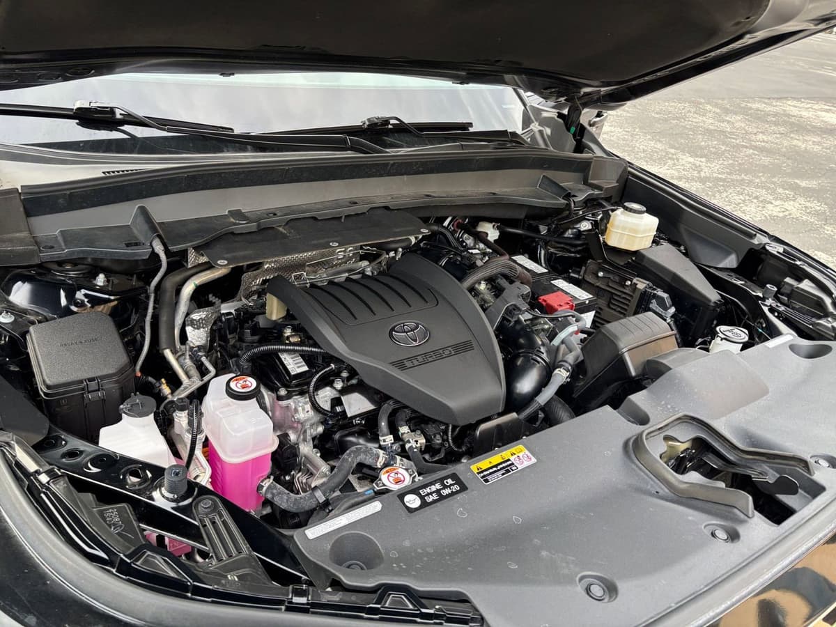 2025 Toyota Grand Highlander - Image 26